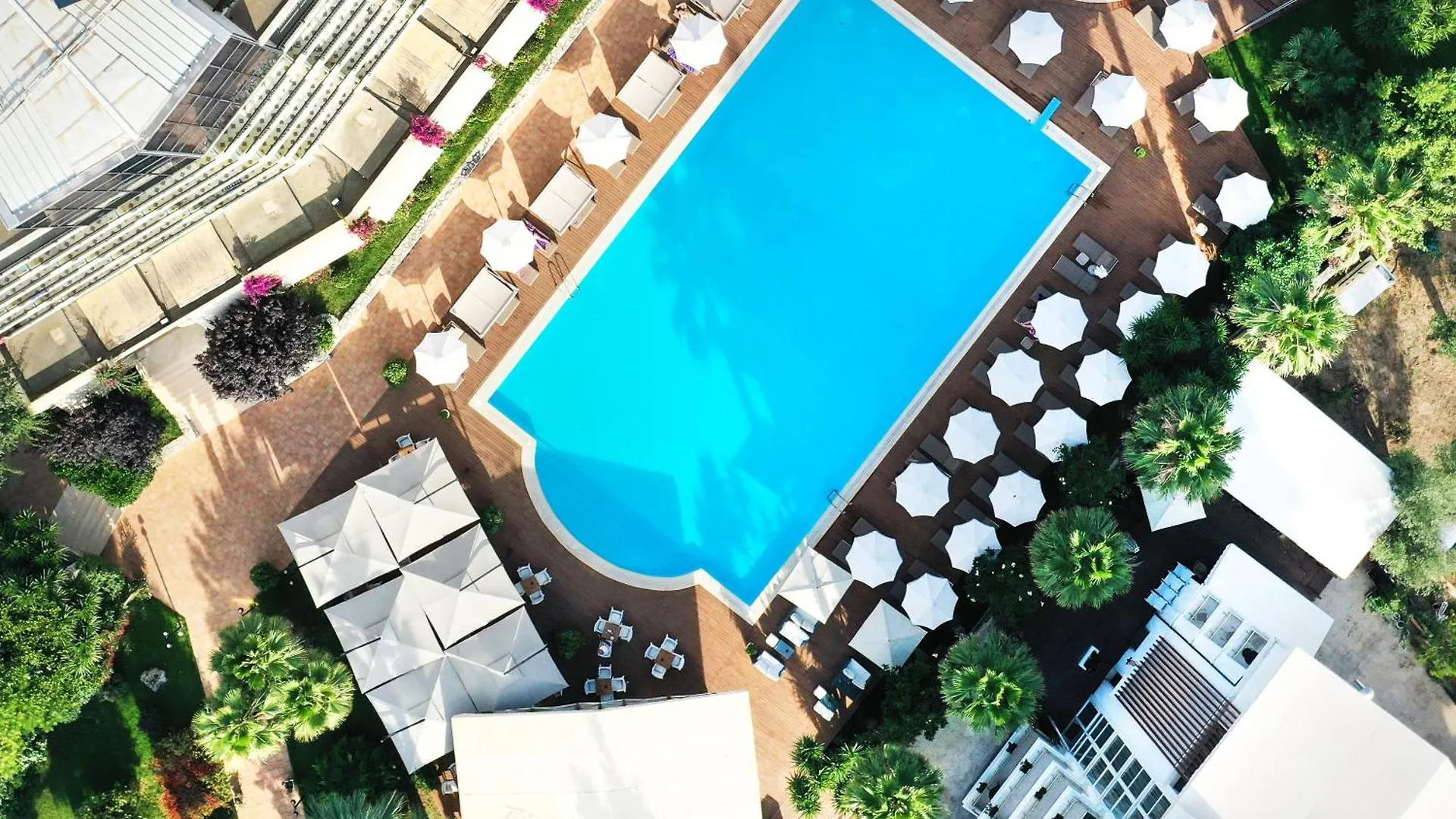 Nia Boutique Hotel By Rapo'S Resort Himare