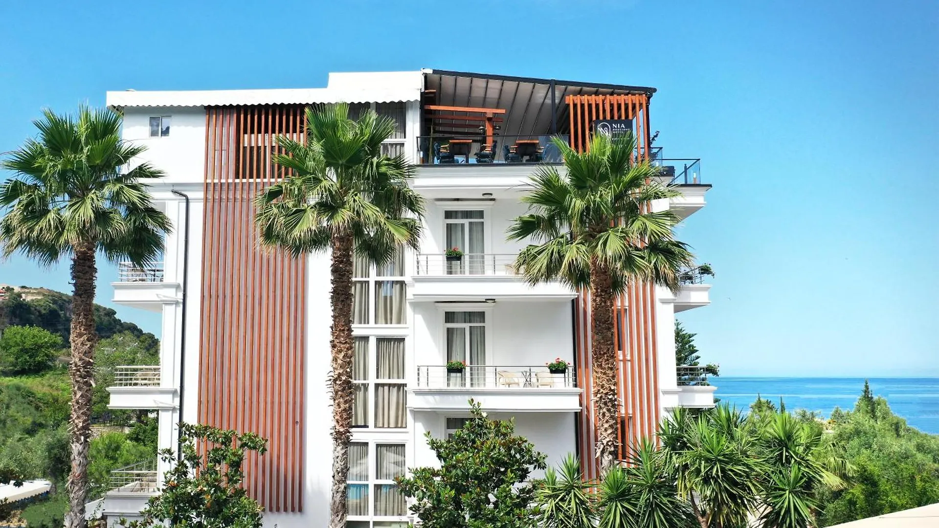 Nia Boutique Hotel By Rapo'S Resort Himare 4*,