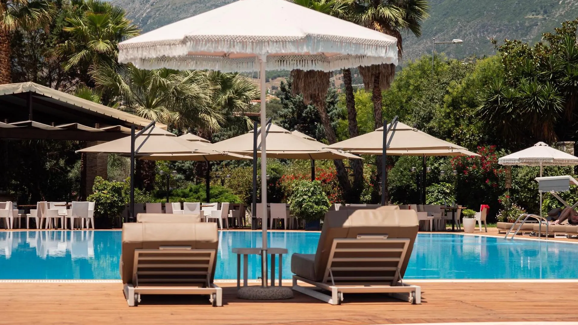 Nia Boutique Hotel By Rapo'S Resort Himare