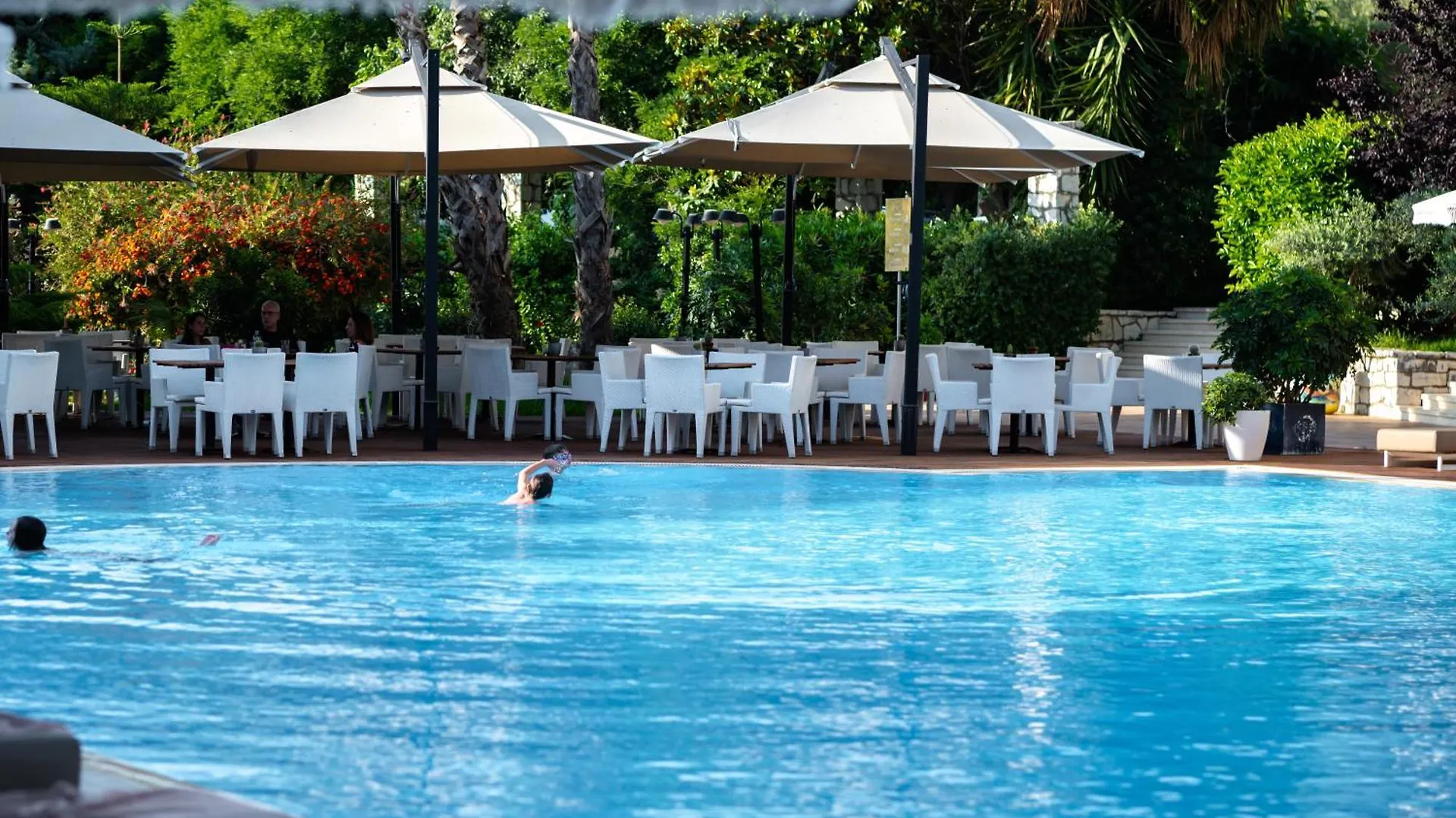 Nia Boutique Hotel By Rapo'S Resort Himare