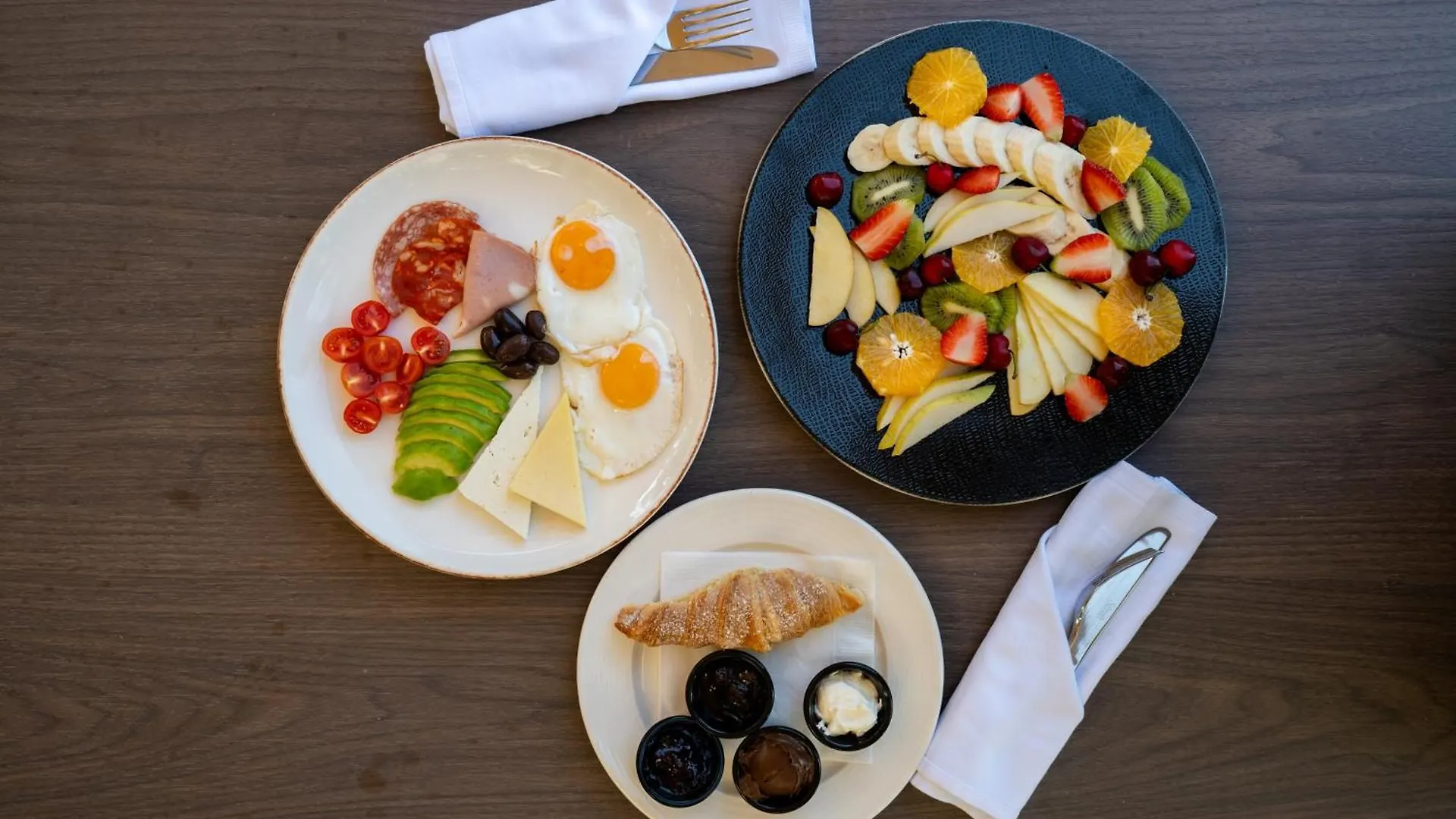 Nia Boutique Hotel By Rapo'S Resort Himare 4*,